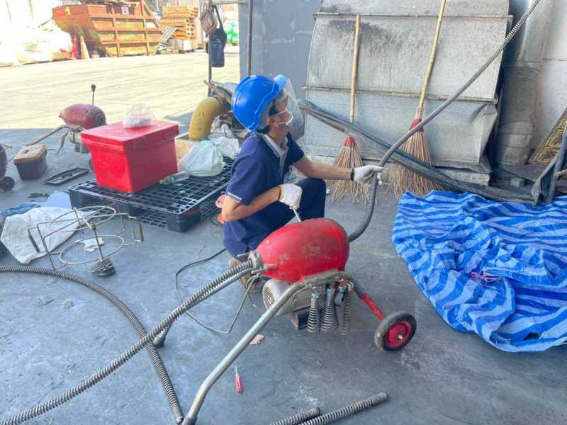 38 - https://งูเหล็ก-แก้ท่อตันโคราช.com | บริการแก้ท่อตันและกำจัดปัญหาท่อตัน ส้วมตัน รับลอกท่อ ทะลวงท่อตันทุกชนิด โดยทีมงานมืออาชีพ พร้อมเครื่องมือที่ทันสมัย ไม่ต้องทุบ ไม่ต้องรื้อ ไม่ใช้สารเคมี แก้ไขไม่ได้ไม่คิดเงิน รับประกันผลงานนาน 45 วัน พร้อมให้คำปรึกษาตลอด 24 ชั่วโมง